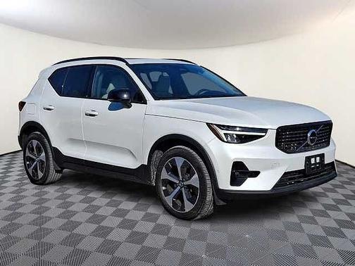2023 Volvo XC40 Plus