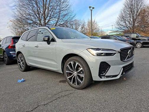 2025 Volvo XC60 Plus