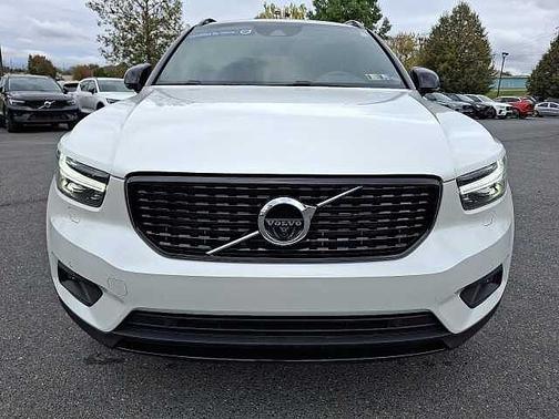 2022 Volvo XC40 R-Design