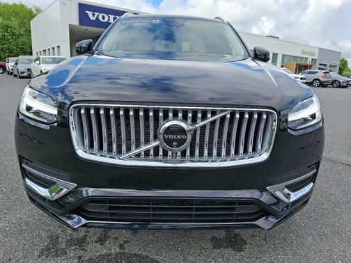 2025 Volvo XC90 B5 Plus