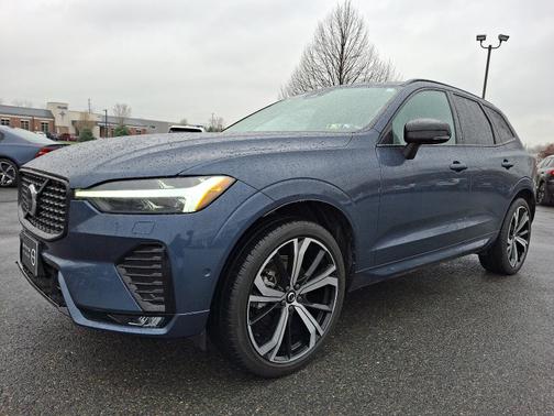 2022 Volvo XC60 B5 R-Design