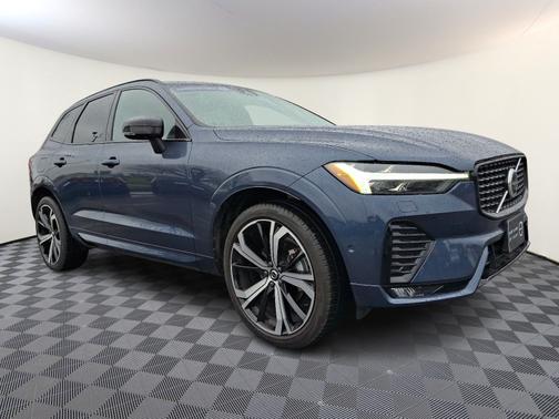 2022 Volvo XC60 B5 R-Design