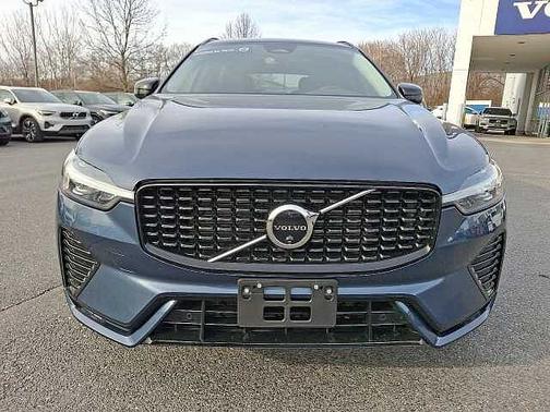 2025 Volvo XC60 Plus