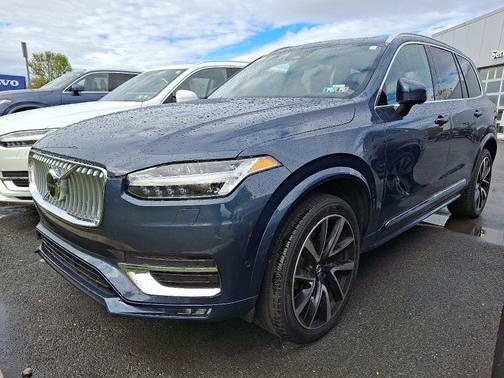 2023 Volvo XC90 B5 Plus