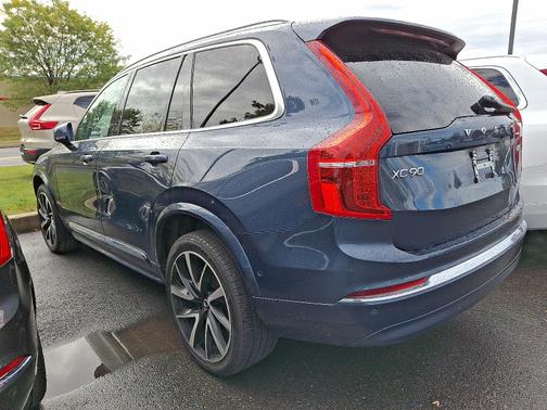 2023 Volvo XC90 B5 Plus