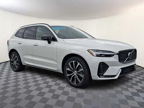 Crystal White 2023 Volvo XC60 Plus