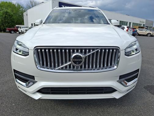 2025 Volvo XC90 Plug-In Hybrid T8 Plus 7-Seater