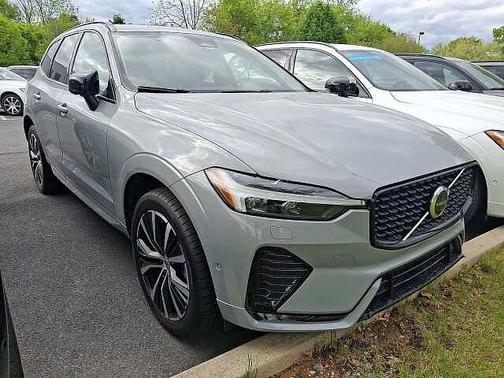Vapour Grey 2024 Volvo XC60 Plus