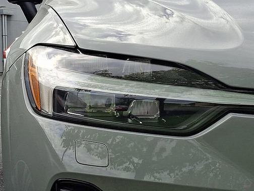 Vapour Grey 2024 Volvo XC60 Plus