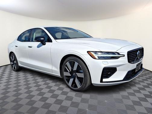 2024 Volvo S60 Recharge Plug-In Hybrid T8 Ultimate Dark Theme
