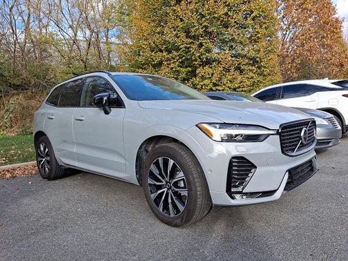 2025 Volvo XC60 B5 Plus