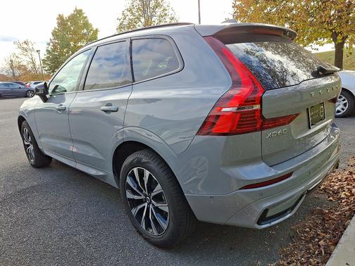 2025 Volvo XC60 B5 Plus