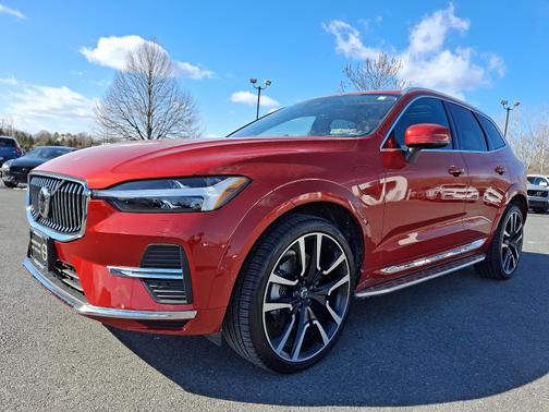2022 Volvo XC60 Recharge Plug-In Hybrid T8 Inscription