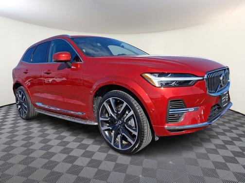 2022 Volvo XC60 Recharge Plug-In Hybrid T8 Inscription