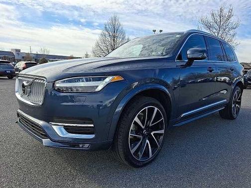 2023 Volvo XC90 Plus