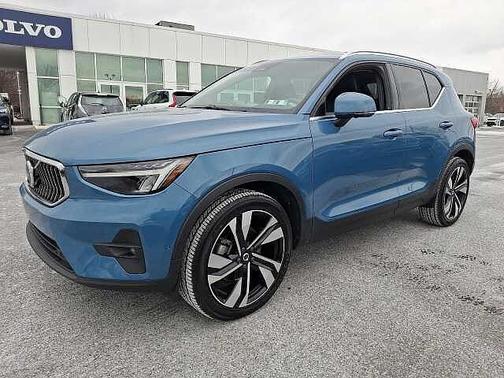 2023 Volvo XC40 Plus