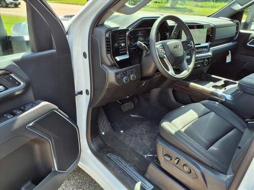 2025 Chevrolet Silverado 3500 LT