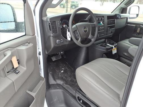 2025 Chevrolet Express 3500 3500