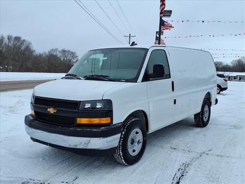 2025 Chevrolet Express 3500 3500