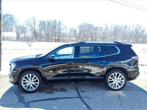 2024 GMC Acadia Denali