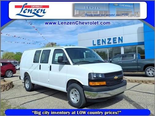 Summit White 2026 Chevrolet Express 3500 3500