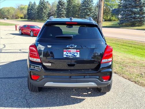 Mosaic Black Metallic 2020 Chevrolet Trax LT