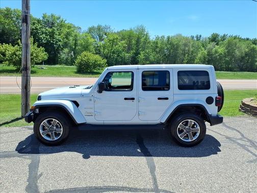 Bright White Clearcoat 2021 Jeep Wrangler Unlimited Sahara