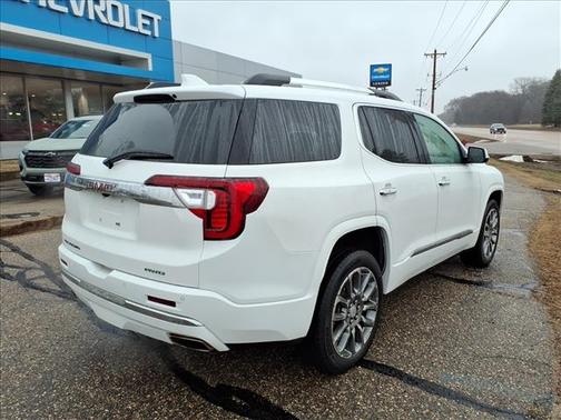 2023 GMC Acadia Denali