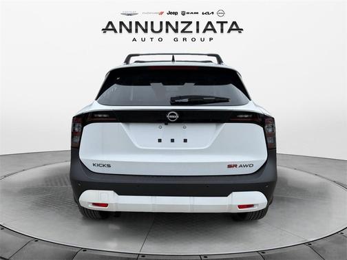 2026 Nissan Kicks SR