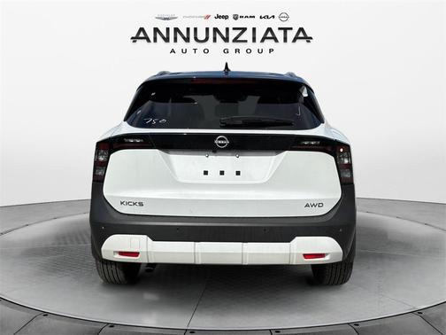 2026 Nissan Kicks SV