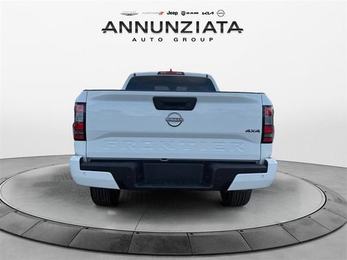 2025 Nissan Frontier SV