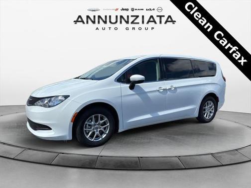 2023 Chrysler Voyager LX