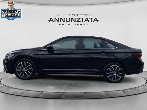 Deep Black Pearl 2025 Volkswagen Jetta 1.5T SE