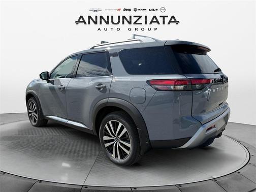 2025 Nissan Pathfinder Platinum 4WD