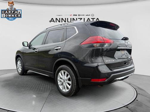Magnetic Black Pearl 2020 Nissan Rogue SV