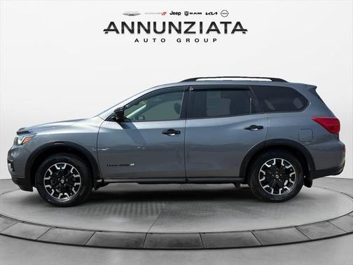 2020 Nissan Pathfinder SL