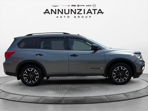 2020 Nissan Pathfinder SL