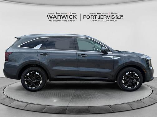 Gravity Grey 2024 Kia Sorento S