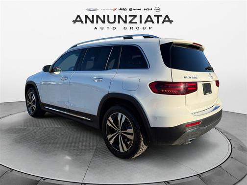 2024 Mercedes-Benz GLB 250 4MATIC