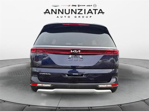 2023 Kia Carnival LX