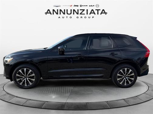 2024 Volvo XC60 B5 Core Dark Theme