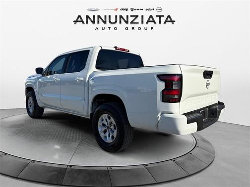 2024 Nissan Frontier SV