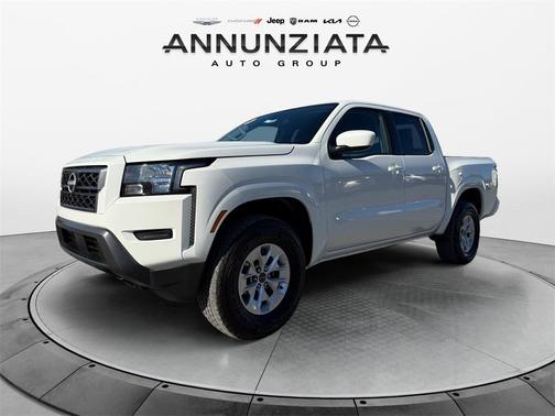 2024 Nissan Frontier SV