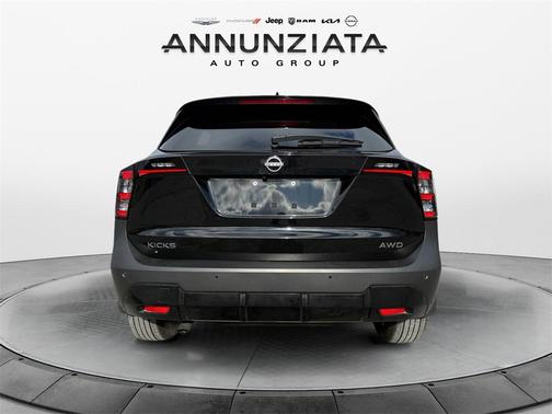 2025 Nissan Kicks SV