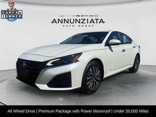 Pearl White Tricoat 2023 Nissan Altima 2.5 SV