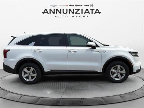 2022 Kia Sorento LX