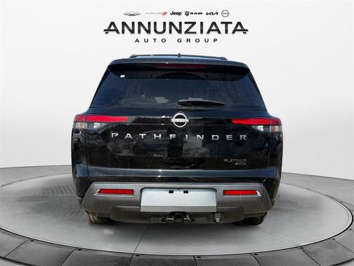 2026 Nissan Pathfinder Platinum
