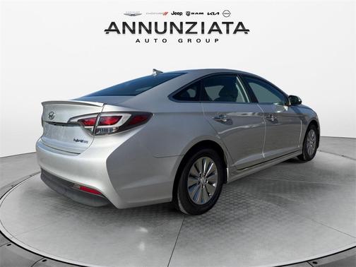 2016 Hyundai SONATA Hybrid SE