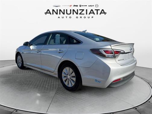 2016 Hyundai SONATA Hybrid SE