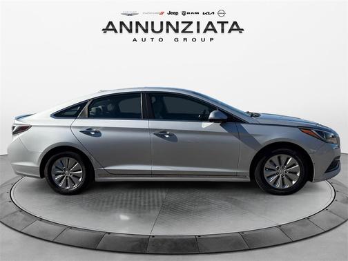 2016 Hyundai SONATA Hybrid SE